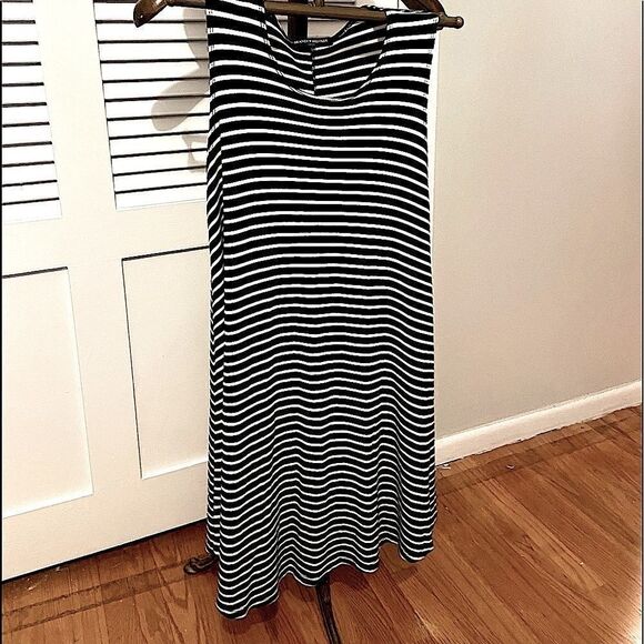 Brandy Melville White Black Striped Alena Dress - Picture 3 of 8